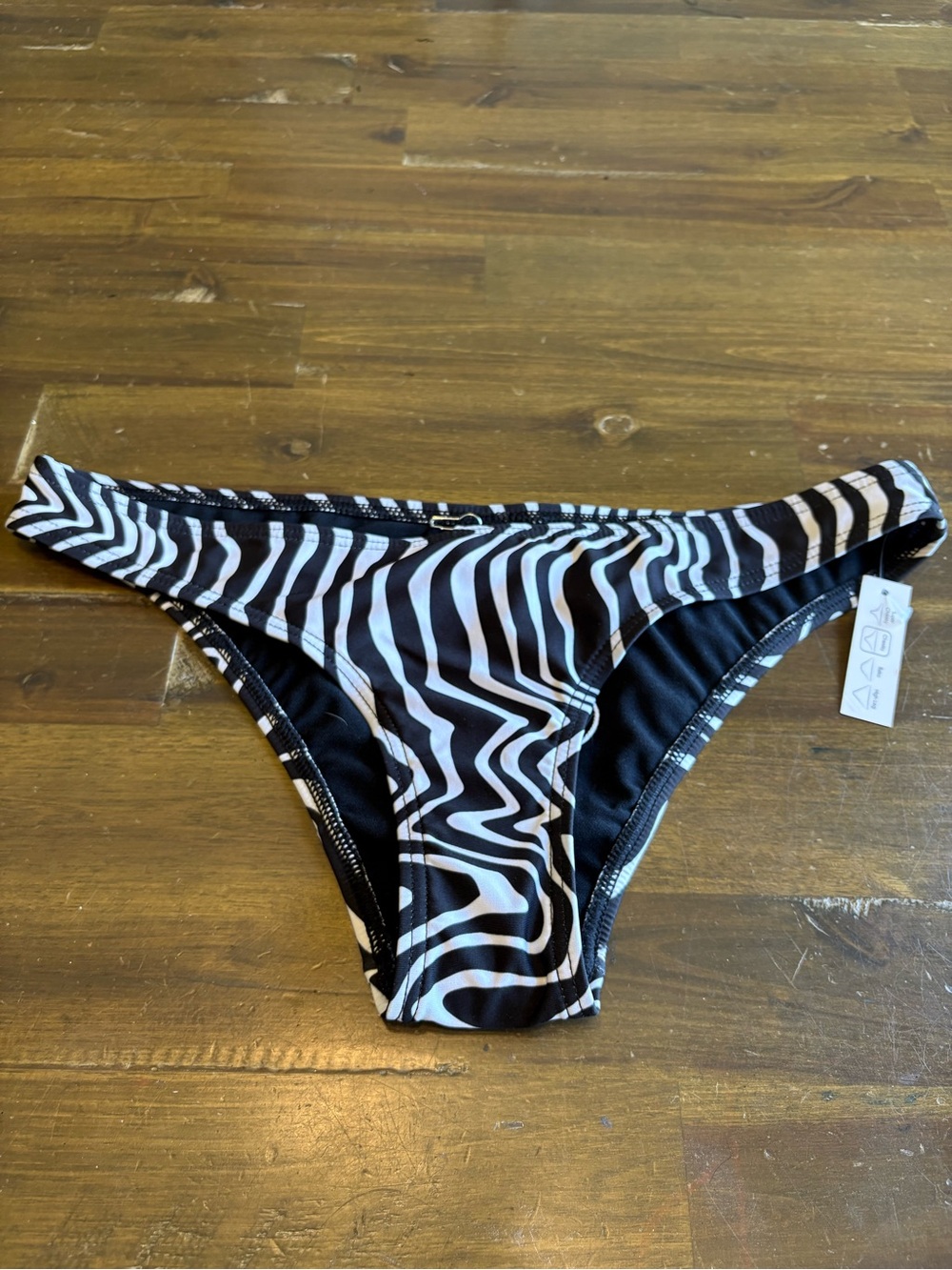 RSQ Tilly’s Bikini Bottom Black White Hipster Cheeky Bottom Wave Print M Swim